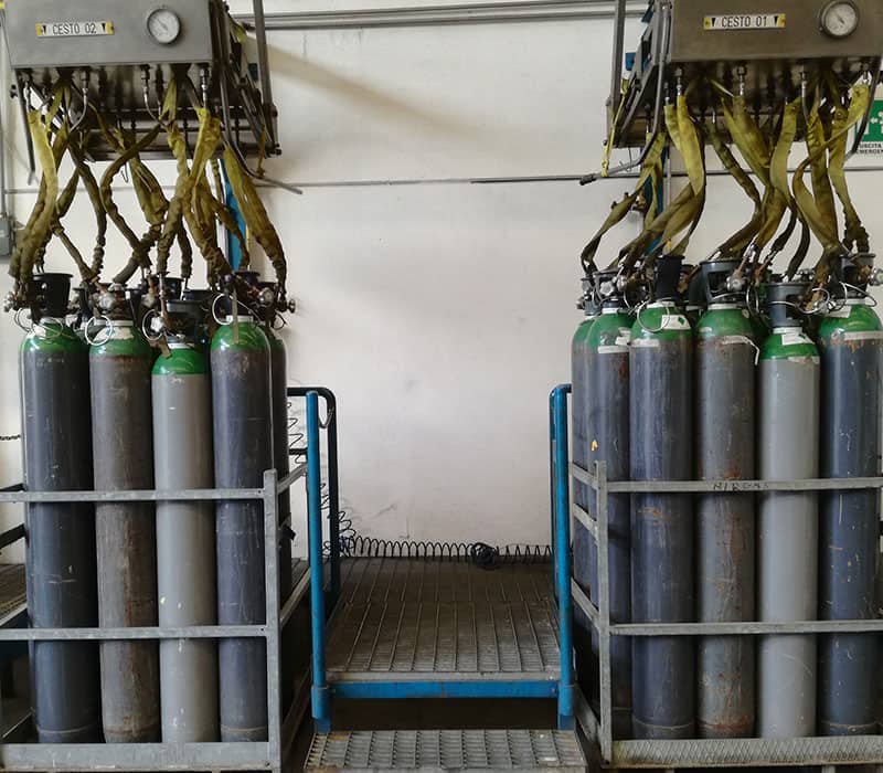 How does Oxygen get into Specialty Gas Cylinders
